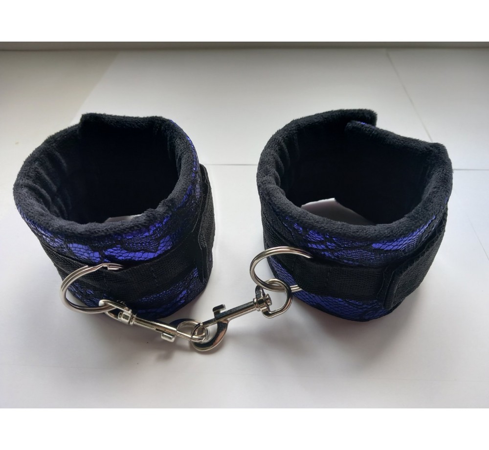 Кружевные оковы с карабинами цвет фиолетовый/черный