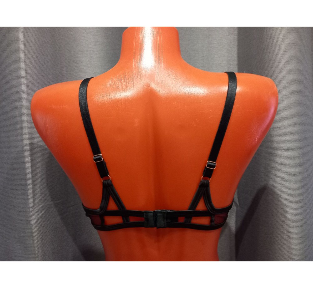 Комплект бюстгальтер с косточками и трусики стринг,цвет черный,размер L. Комплект бюстгальтер с косточками и трусики стринг,цвет черный,размер L.