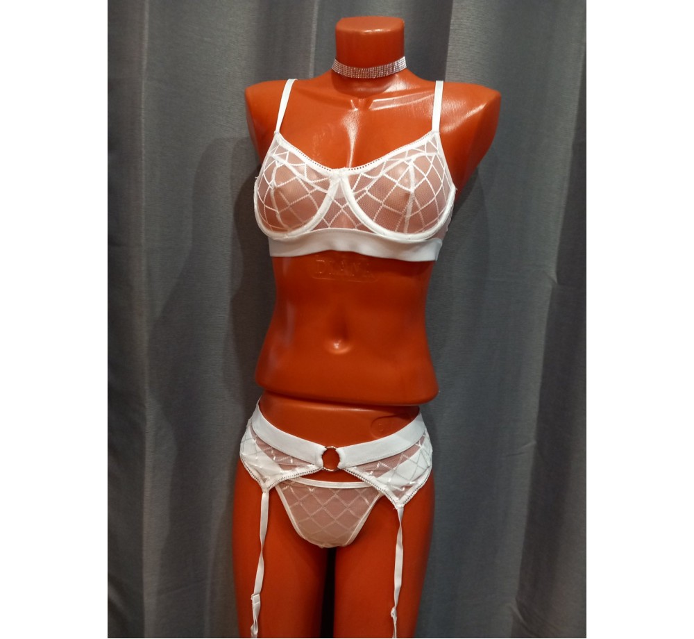 Комплект бюстгальтер с косточками,трусики и пояс для чулок,цвет белый,размер L. Комплект бюстгальтер с косточками,трусики и пояс для чулок,цвет белый,размер L.