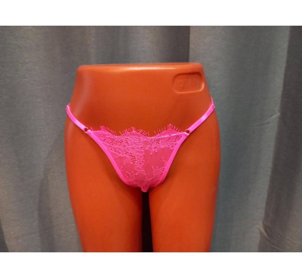 Комплект бюстгальтер с косточкам ,трусики стринг и пояс с гартерами и стрэпами,цвет розовый,размер M. Комплект бюстгальтер с косточкам ,трусики стринг и пояс с гартерами и стрэпами,цвет розовый,размер M.