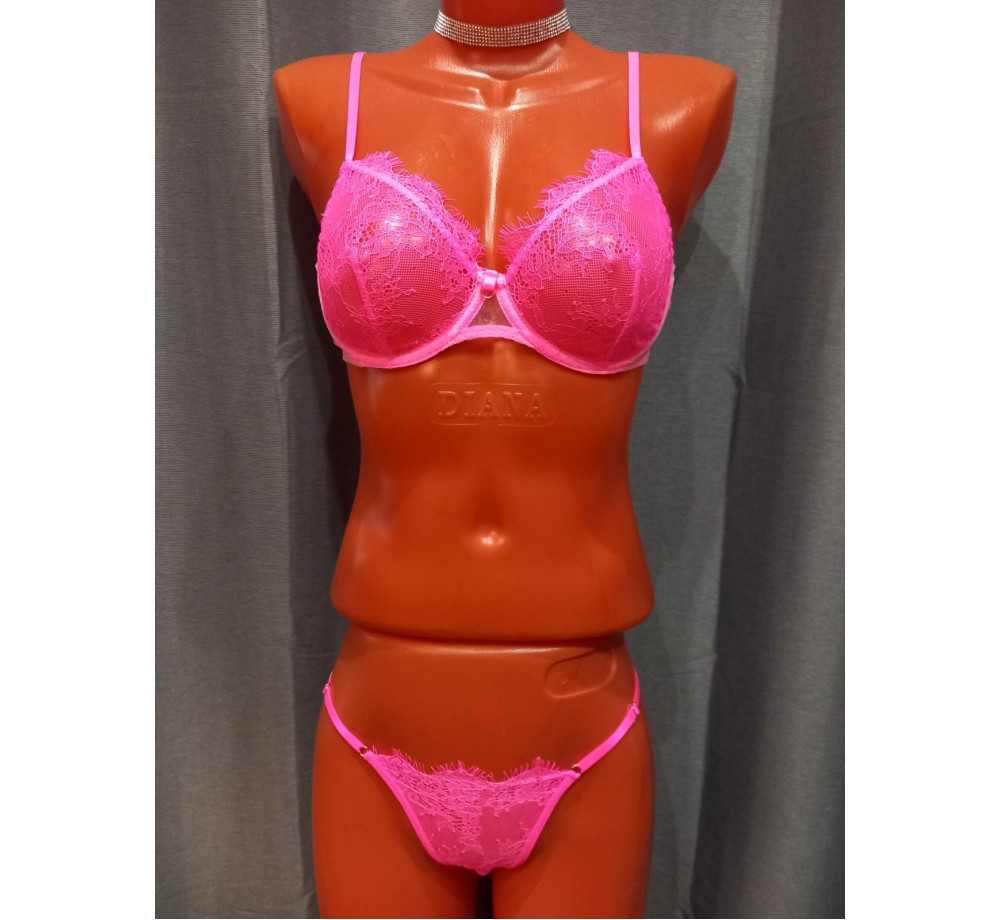 Комплект бюстгальтер с косточкам ,трусики стринг и пояс с гартерами и стрэпами,цвет розовый,размер M. Комплект бюстгальтер с косточкам ,трусики стринг и пояс с гартерами и стрэпами,цвет розовый,размер M.
