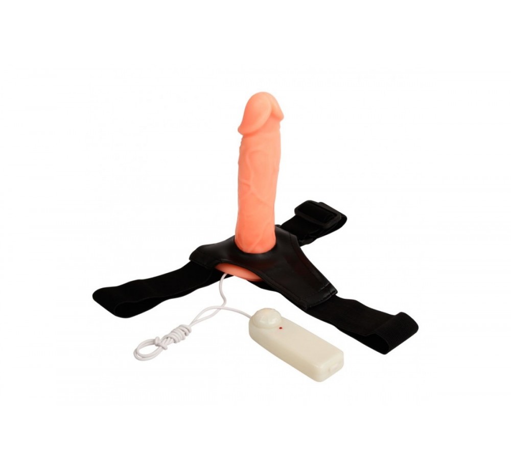 Фаллопротез с ребристым основанием на трусиках с вибрацией