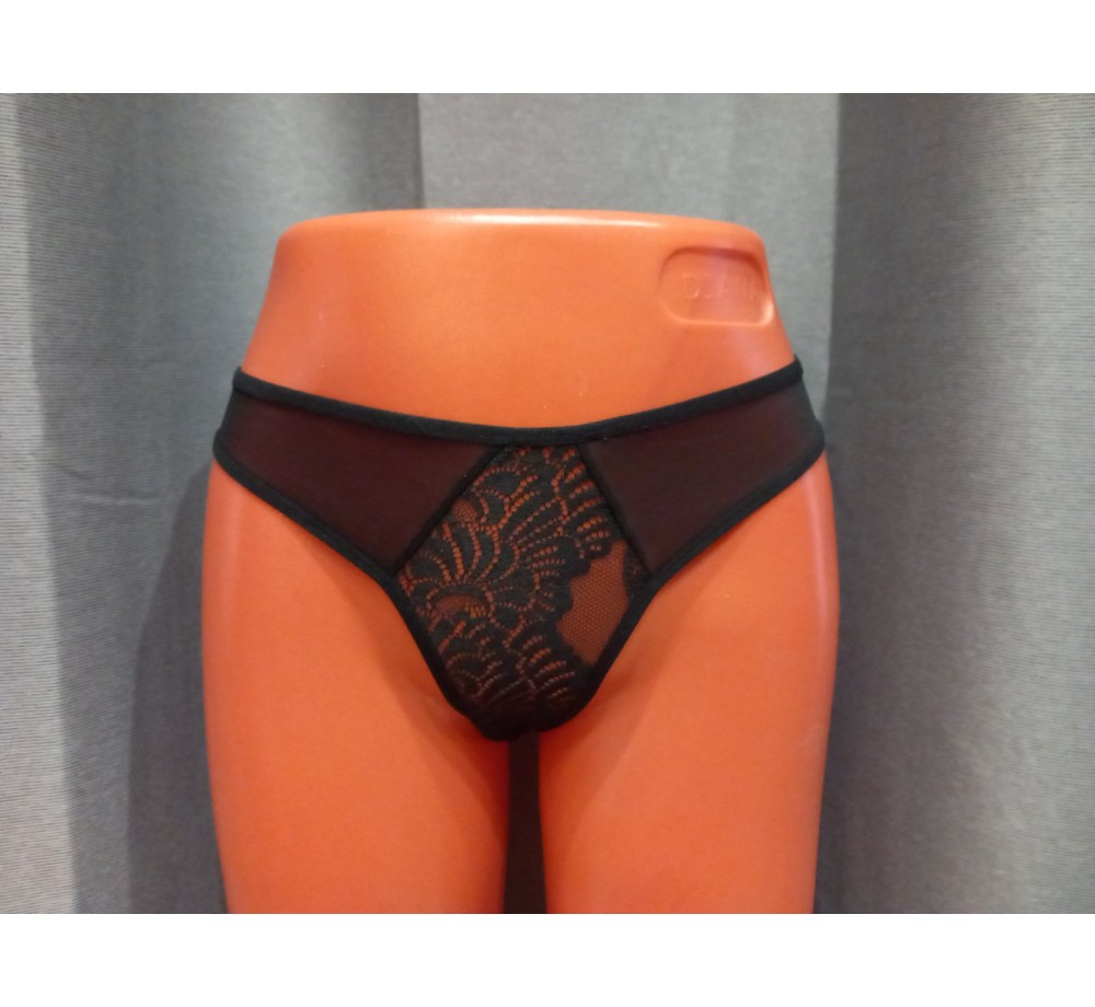 Трусики стринг,женские,цвет черный,размер S-М Трусики стринг,женские,цвет черный,размер S-М