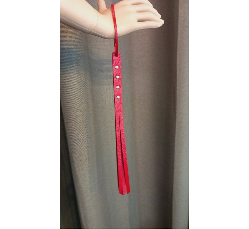 ПЛЕТЬ,натуральная кожа,длина 40 см,цвет красный ПЛЕТЬ,натуральная кожа,длина 40 см,цвет красный
