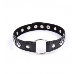 Ошейник с кольцом на заклепках в форме ромбов Ошейник с кольцом на заклепках в форме ромбов