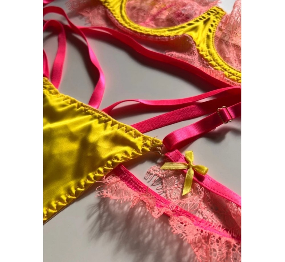 Нижнее белье эротическое с гартерами Нижнее белье эротическое с гартерами