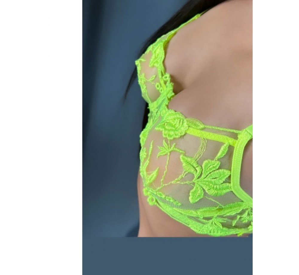 Эротическое нижнее бельё 3 в 1,размер М Эротическое нижнее бельё 3 в 1,размер М